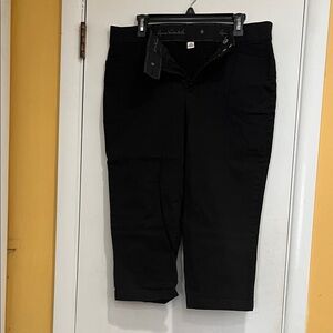 Gloria Vanderbilt Black Capris